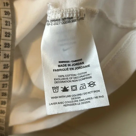 Nike Sportswear Valentine Printed T-Shirt Size Medium - Picture 10 of 10